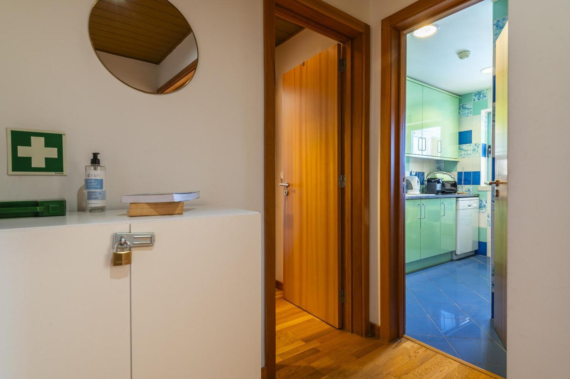 Marina Breeze Apartment With Pool - 900M From The Beach Albufeira Exterior foto
