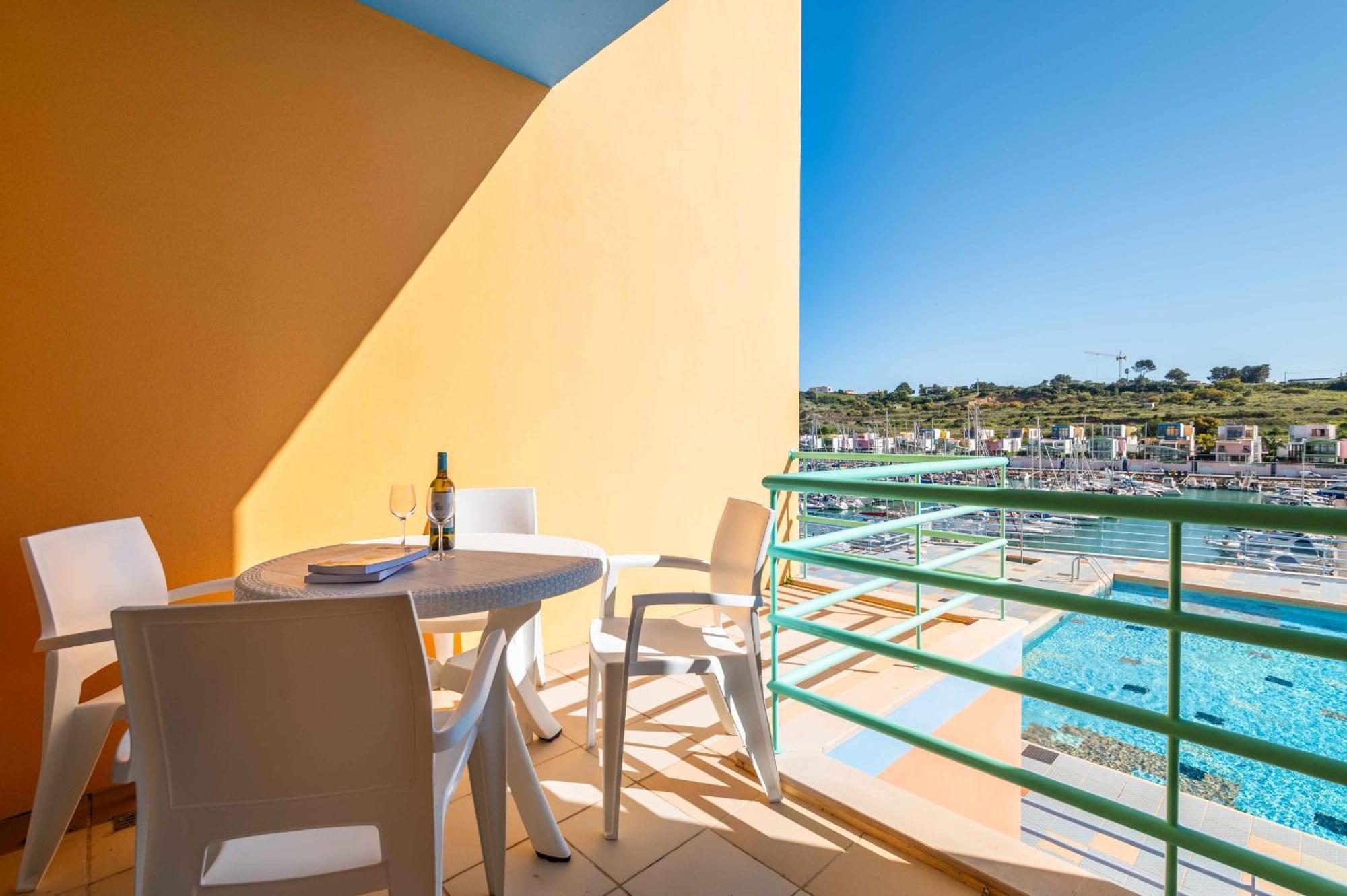 Marina Breeze Apartment With Pool - 900M From The Beach Albufeira Exterior foto